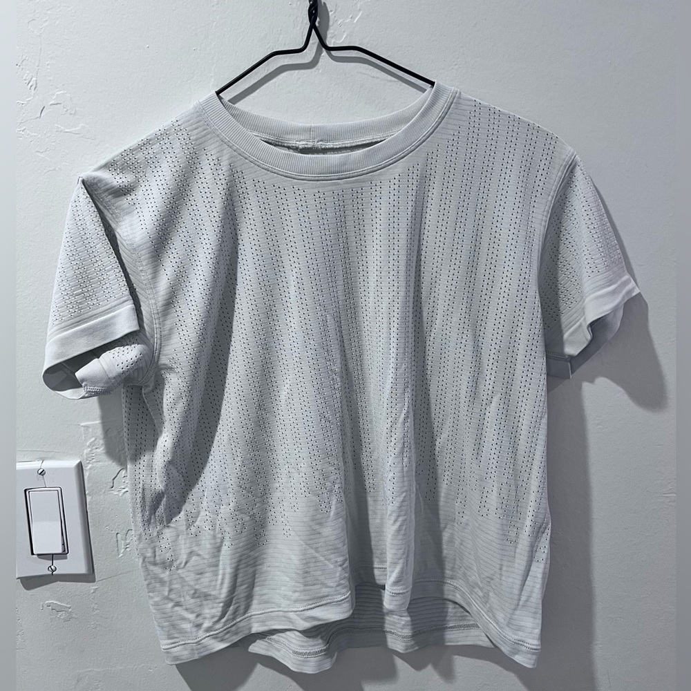 Lululemon mesh crop
